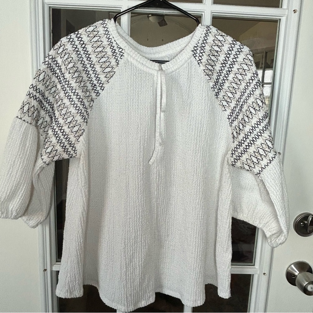 Cupio White Textured Blouse with‎ Earthtoned Stitching XL